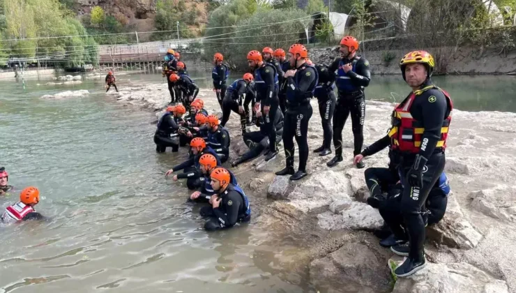 Tunceli’de AFAD Su Üstü Kurtarma Eğitimleri Düzenlendi